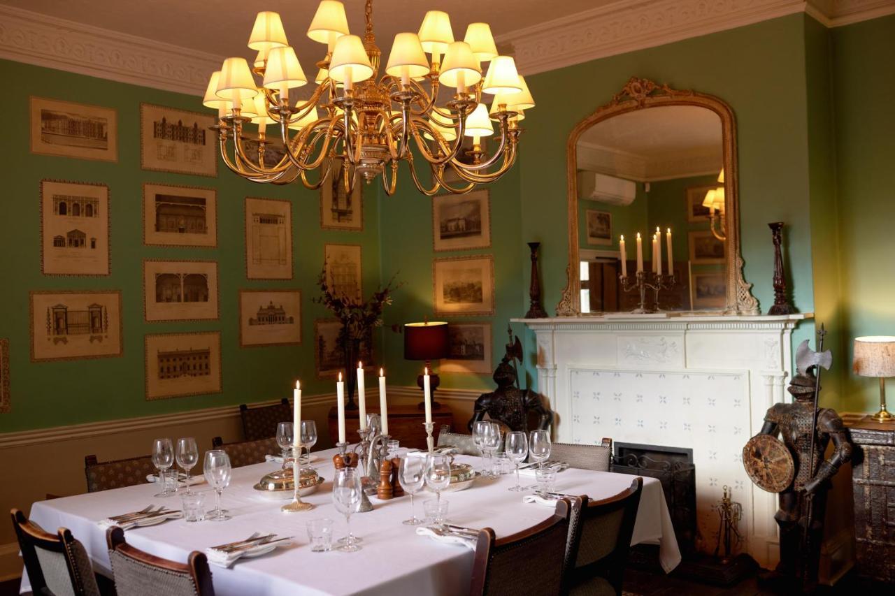 فندق The Pembroke Arms ويلتون المظهر الخارجي الصورة