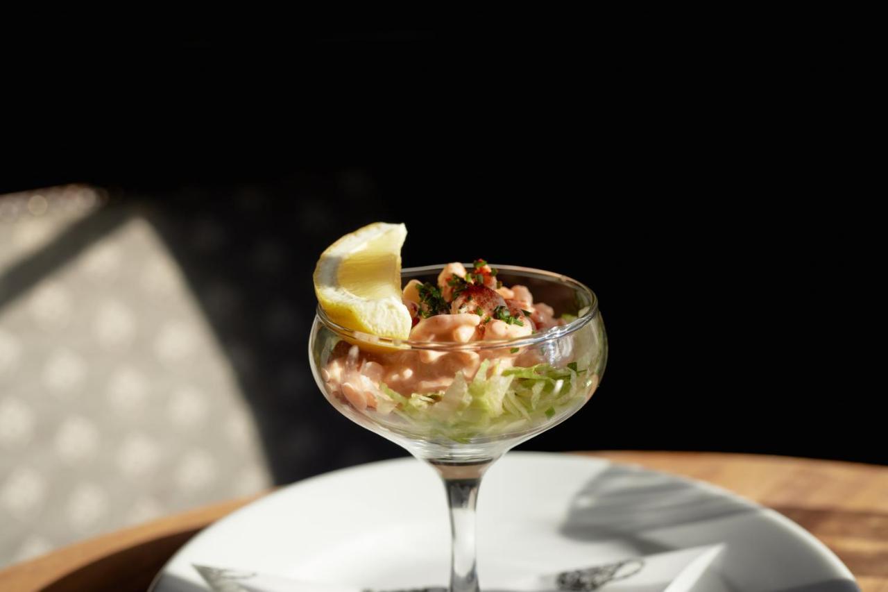 فندق The Pembroke Arms ويلتون المظهر الخارجي الصورة
