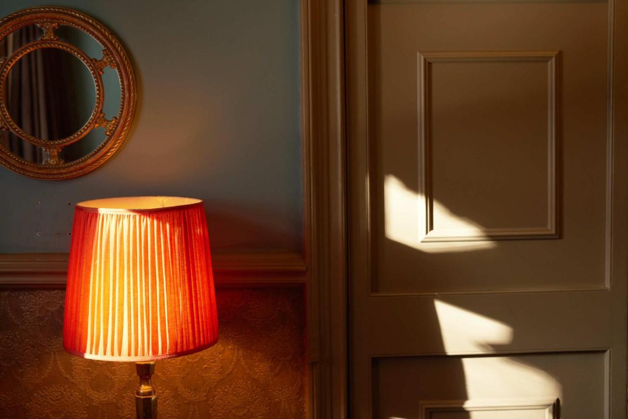 فندق The Pembroke Arms ويلتون المظهر الخارجي الصورة